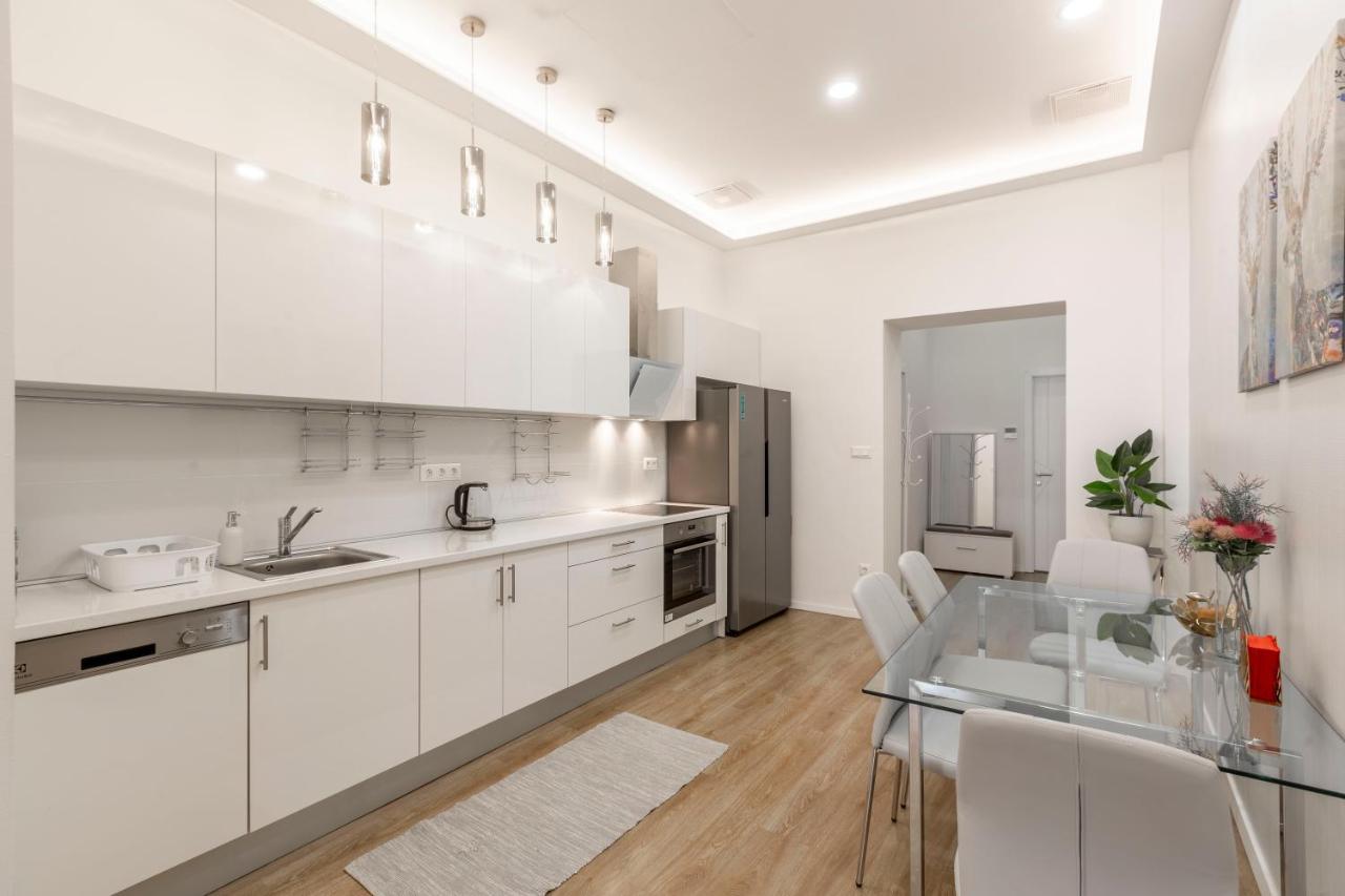 Exclusive Csengery Residence In The Heart Of Budapest Ngoại thất bức ảnh
