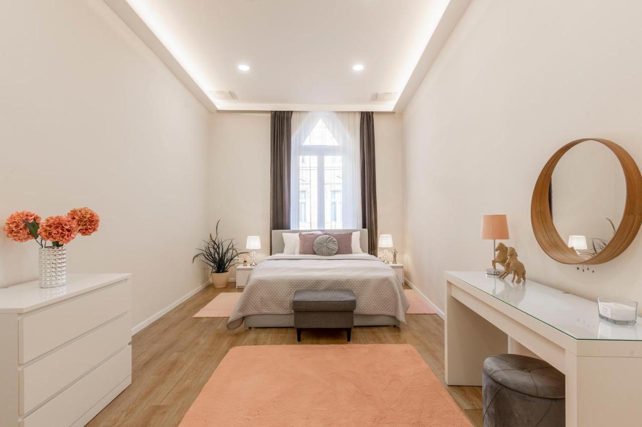 Exclusive Csengery Residence In The Heart Of Budapest Ngoại thất bức ảnh