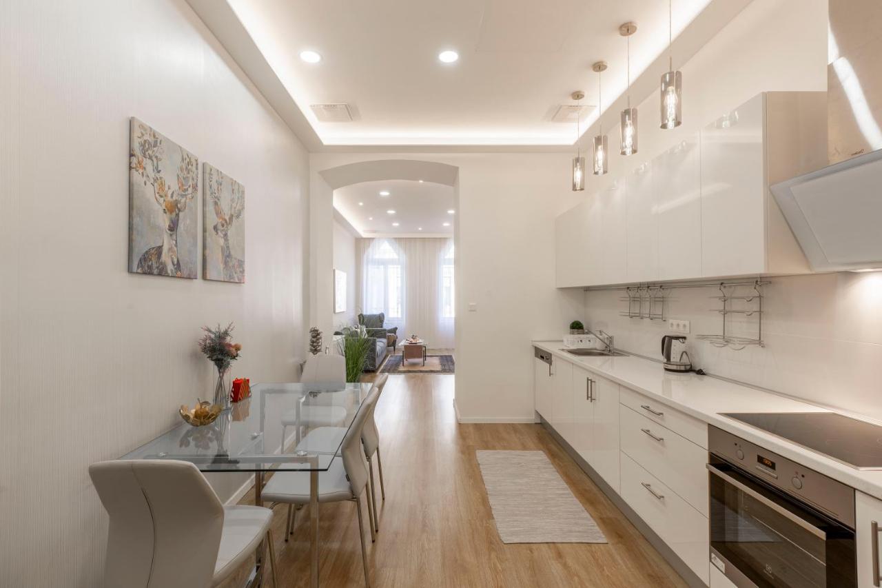 Exclusive Csengery Residence In The Heart Of Budapest Ngoại thất bức ảnh